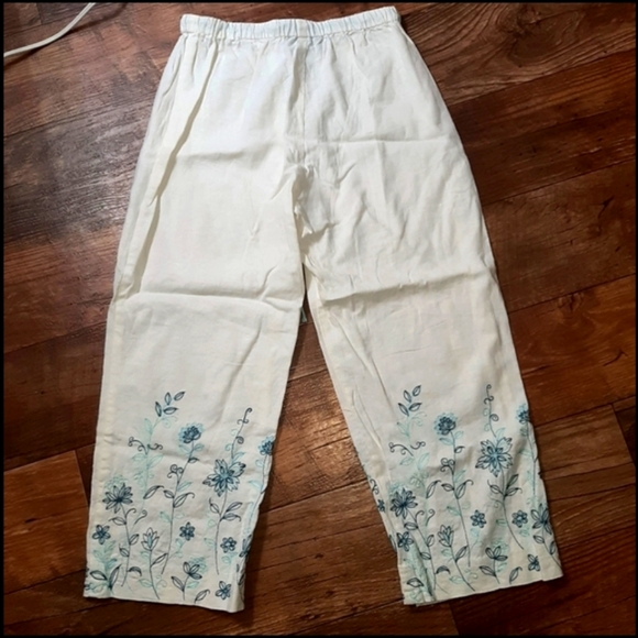 LINEN - EMBROIDERED LINEN CAPRI SMALL           c - Picture 4 of 8